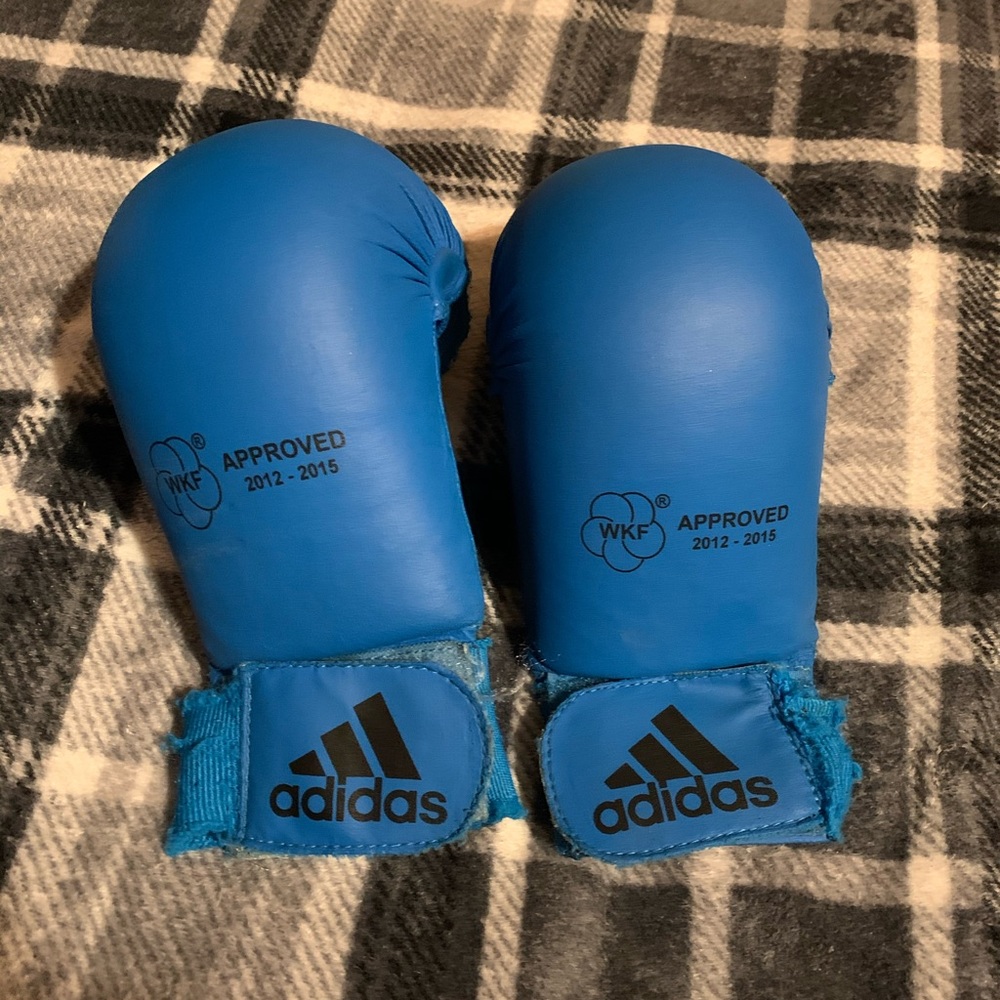 BLUE WKF APPROVED ADIDAS GLOVES
